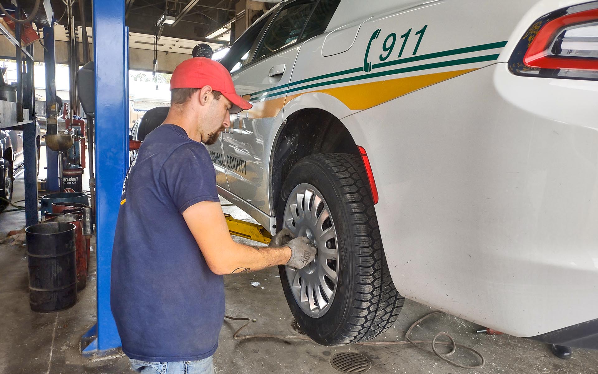 Auto service installing tire