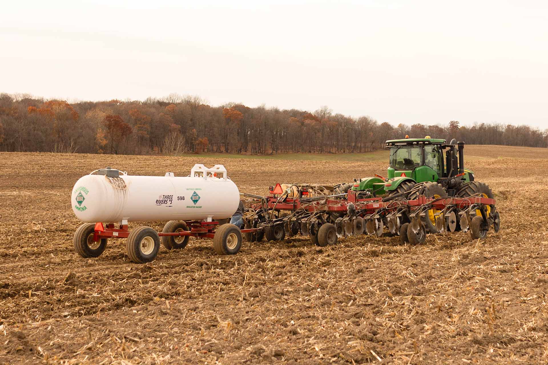 Applying NH3 to a field