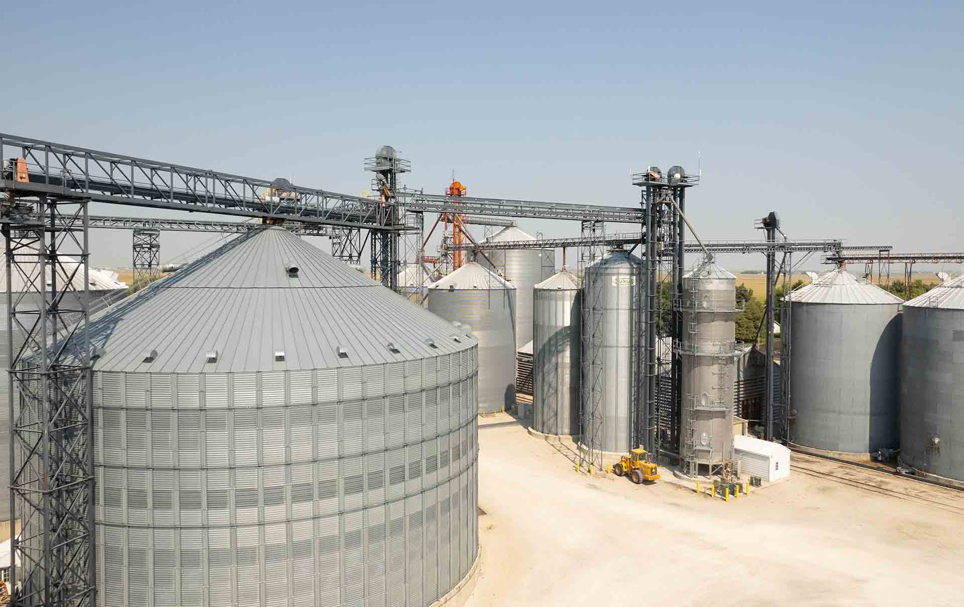 Grain bins in Ottosen