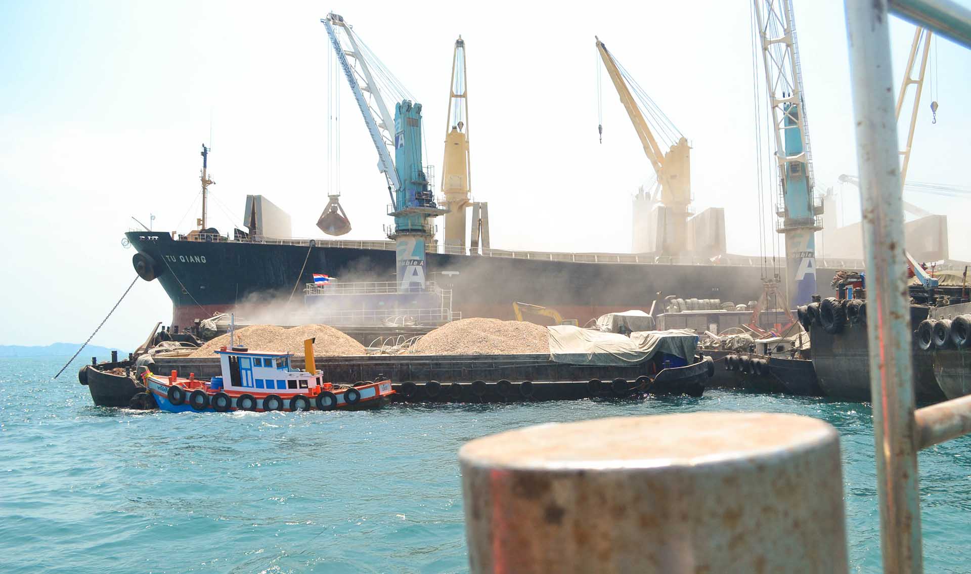 Vessel loading in Thailand